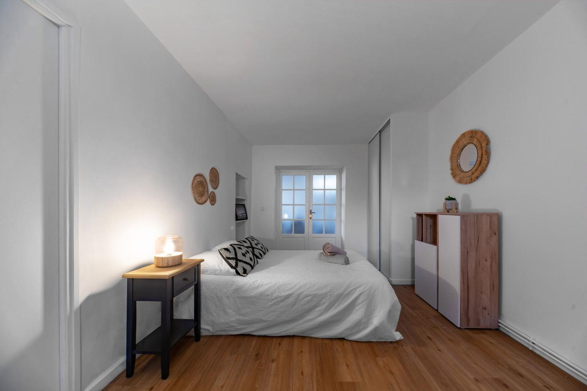 Le Celestin - Appartement 2 Chambres Avec Jardin En Centre Ville Vichy Bagian luar foto