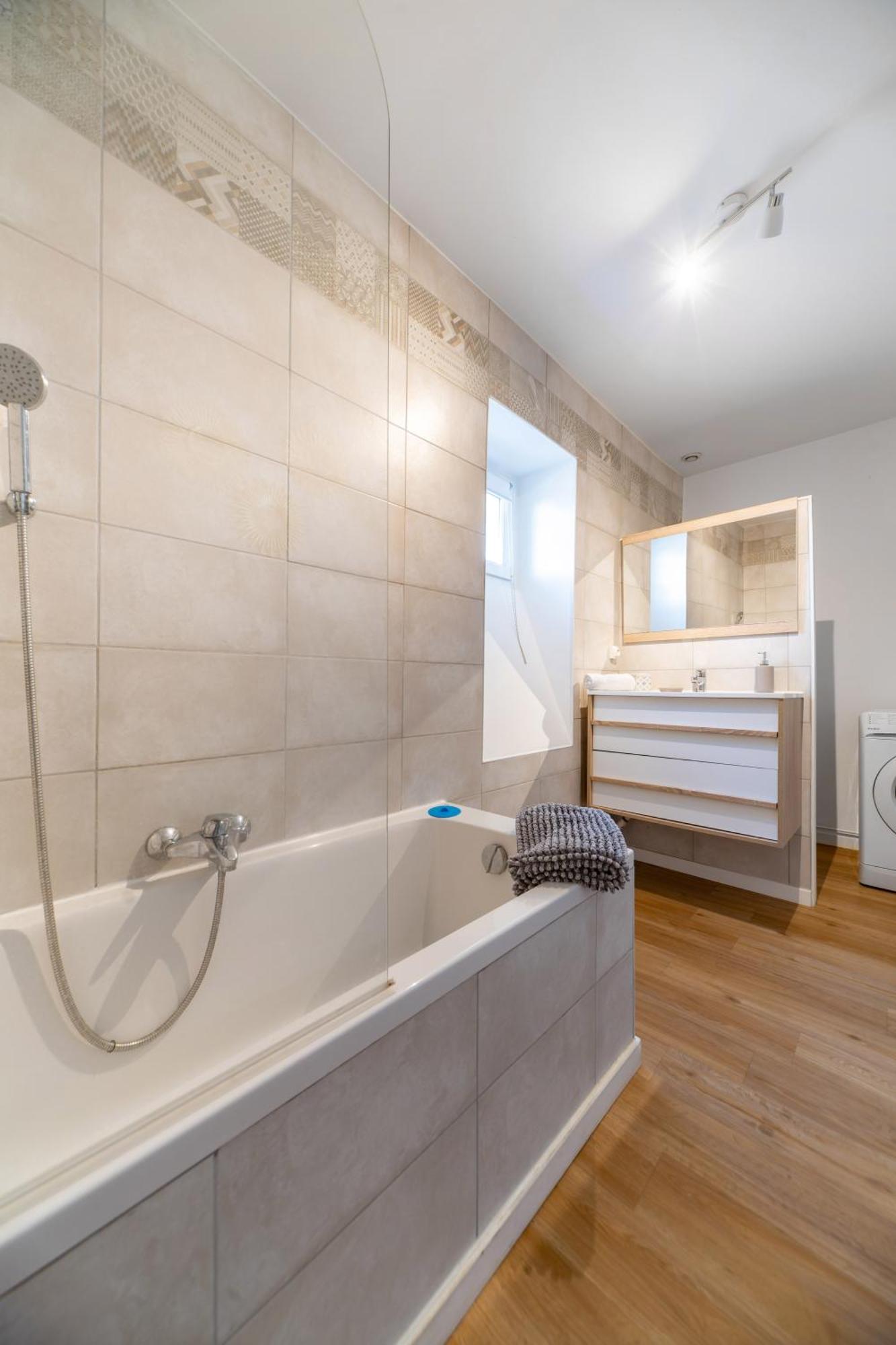 Le Celestin - Appartement 2 Chambres Avec Jardin En Centre Ville Vichy Bagian luar foto